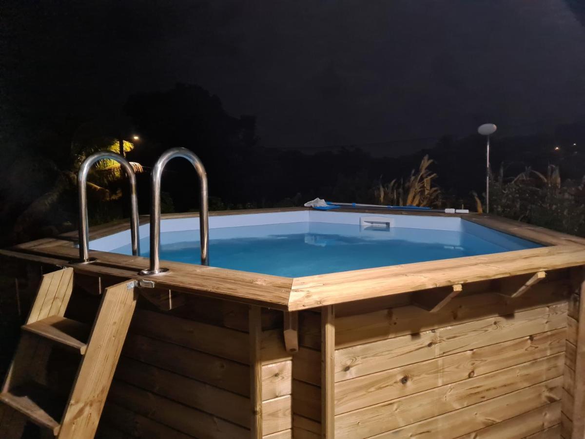 Bung'Hello Village, Piscine Et Parking Gratuit Trois-Rivières Exteriör bild